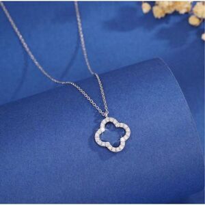 Beautiful Clover Necklace